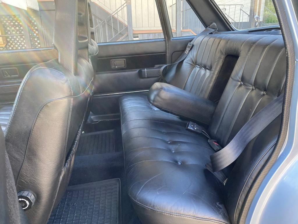 Gezocht: Nette lederen / leren Achterbank volvo 244 242, Auto-onderdelen, Ophalen, Volvo