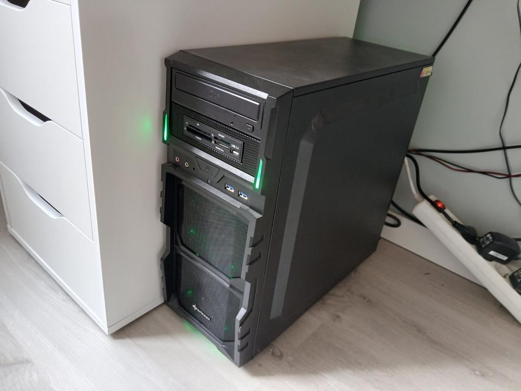 Game pc zelf samengesteld, Computers en Software, Desktop Pc's, Gebruikt, 3 tot 4 Ghz, HDD, SSD, 8 GB, Met videokaart, Gaming
