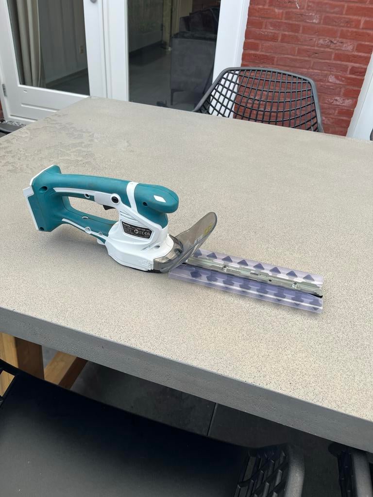 Makita Heggenschaar UM110D - Zo goed als nieuw, Ophalen of Verzenden, Zo goed als nieuw, Accu
