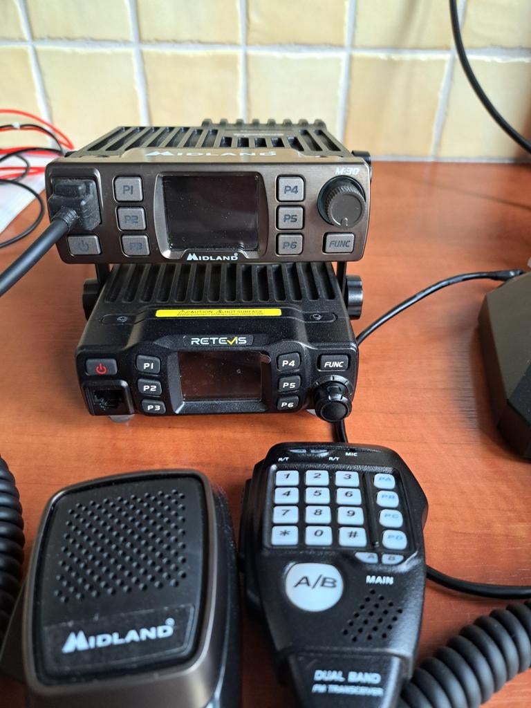 Midland en Retevis  2 meter 70 cm.en 27mc, Ophalen of Verzenden, Zo goed als nieuw