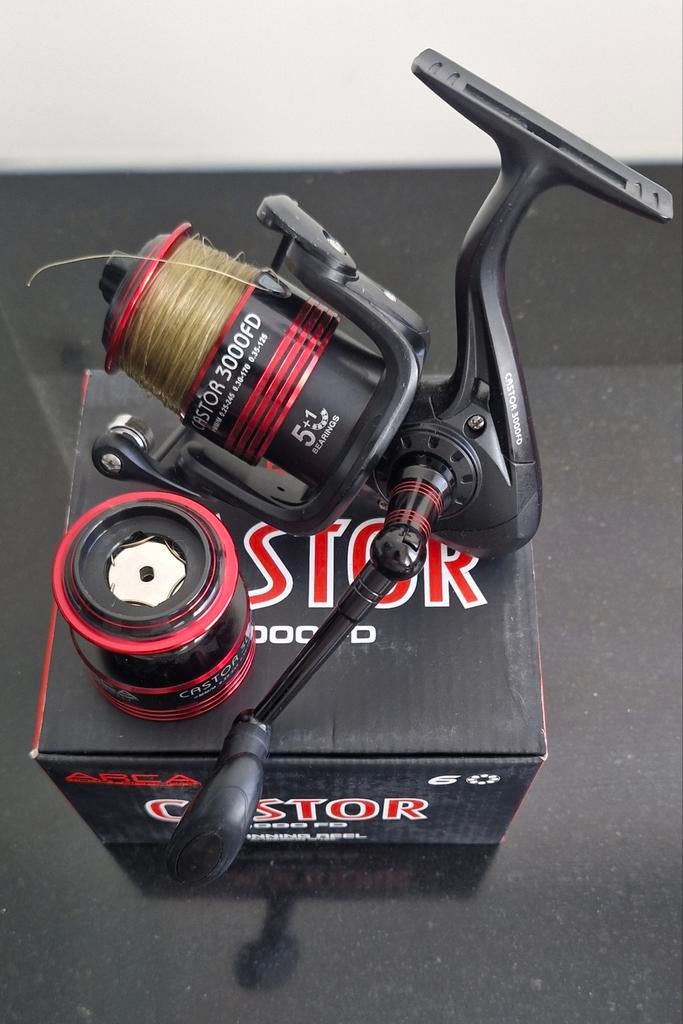ARCA CASTOR 3000 FD SPINNING REEL EN 2 SPOELTJES MET LIJN, Ophalen of Verzenden, Zo goed als nieuw, Molen