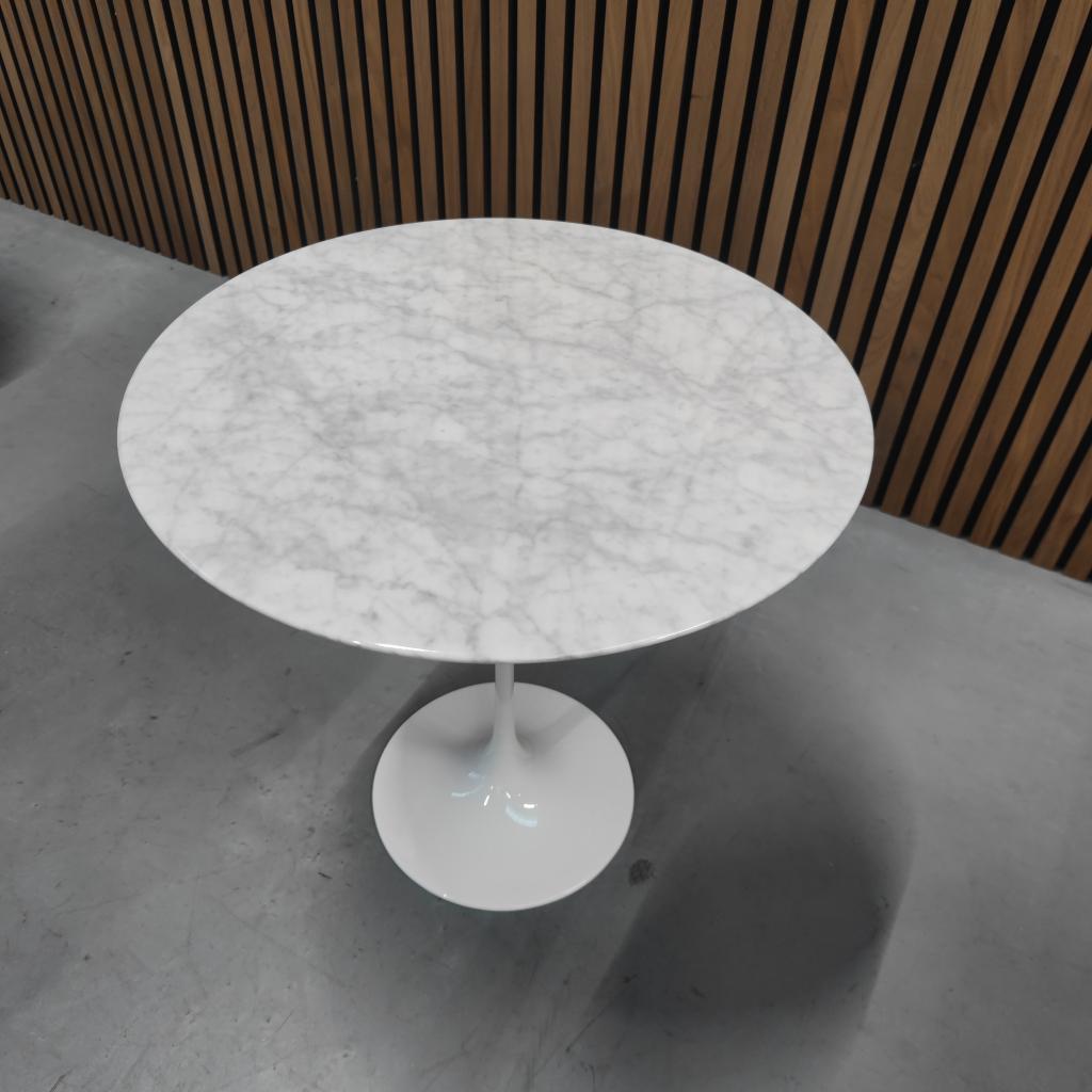 Knoll Saarinen Low Table - Bijzettafel Statuarietto 51cm, Ophalen of Verzenden