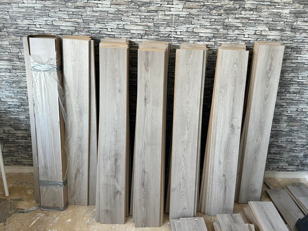 Laminaat Superior Basic – Oak Light Grey – 2,92 m² per pak, Ophalen, Zo goed als nieuw, Overige materialen