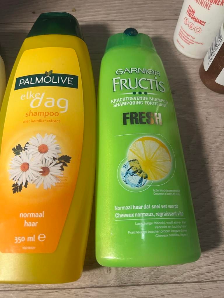 Drie flessen shampoo van Palmolive en Garnier, Verzenden, Nieuw, Shampoo of Conditioner