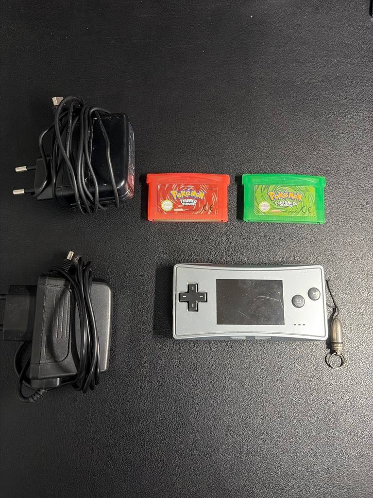Gameboy Advance Micro met originele oplader en pokemon, Spelcomputers en Games, Ophalen of Verzenden, Zo goed als nieuw, Game Boy Advance SP