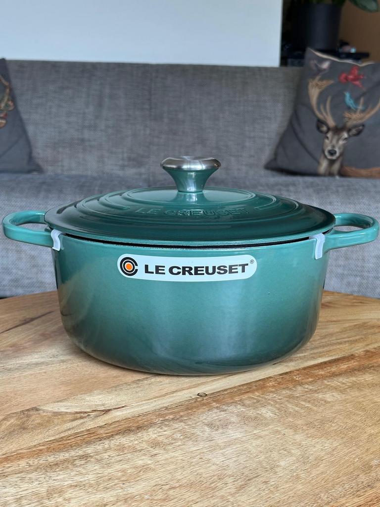 Le Creuset gietijzeren braadpan 26 cm – Artichaut, Huis en Inrichting, Keuken | Potten en Pannen, Ophalen of Verzenden, Nieuw