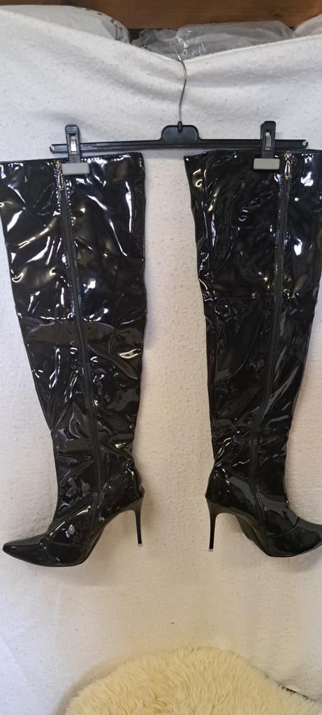 Zwarte lak laarzen oversize 70 cm  stiletto hak 10 cm, Hoge laarzen, Zwart, Nieuw, Ophalen of Verzenden