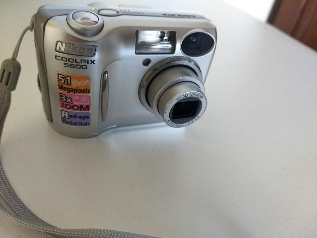 Goede Nikon coolpix 5600, Ophalen, Zo goed als nieuw