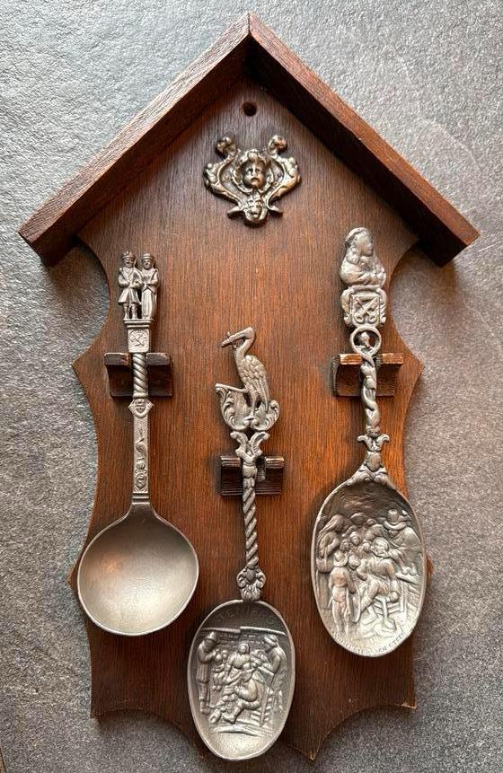 Tinnen lepelset met houten rekje, Antiek en Kunst, Verzenden