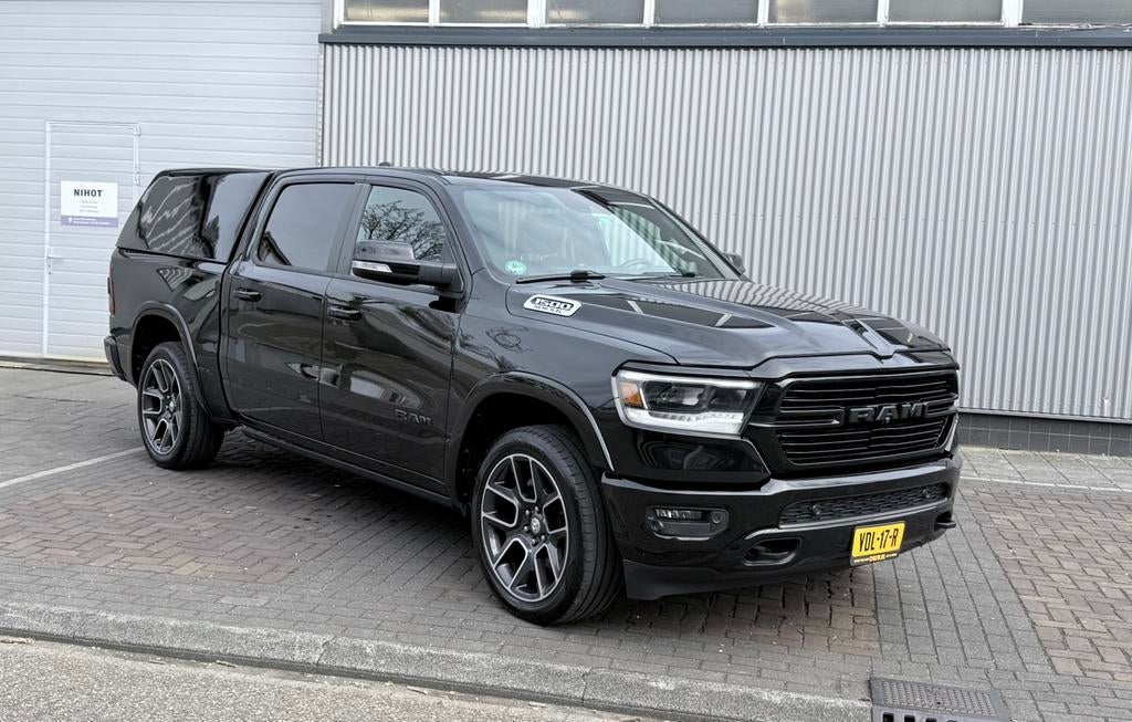 Dodge RAM 1500 2020 Laramie Zwart | Pano | Luchtvering vol, 5654 cc, USB, Zwart, Origineel Nederlands