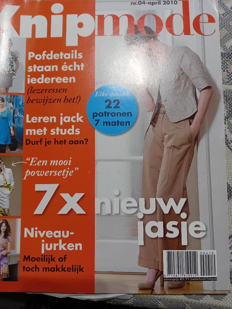 2 Knipmode's april en augustus 2010, Ophalen of Verzenden, Gebruikt, Vrouw, Knipmode