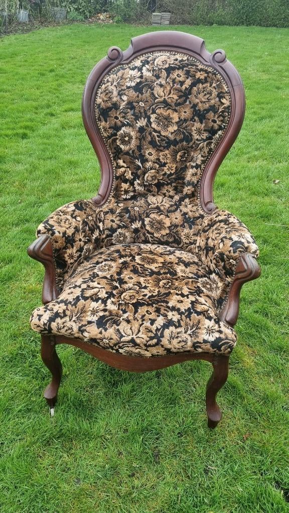 Antieke crapaud armstoel notenhout, Ophalen