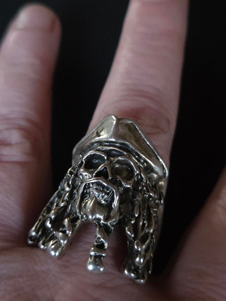Stoere piraten doodskop ring, maat 20, Overige materialen, 20 of groter, Ophalen of Verzenden, Zo goed als nieuw