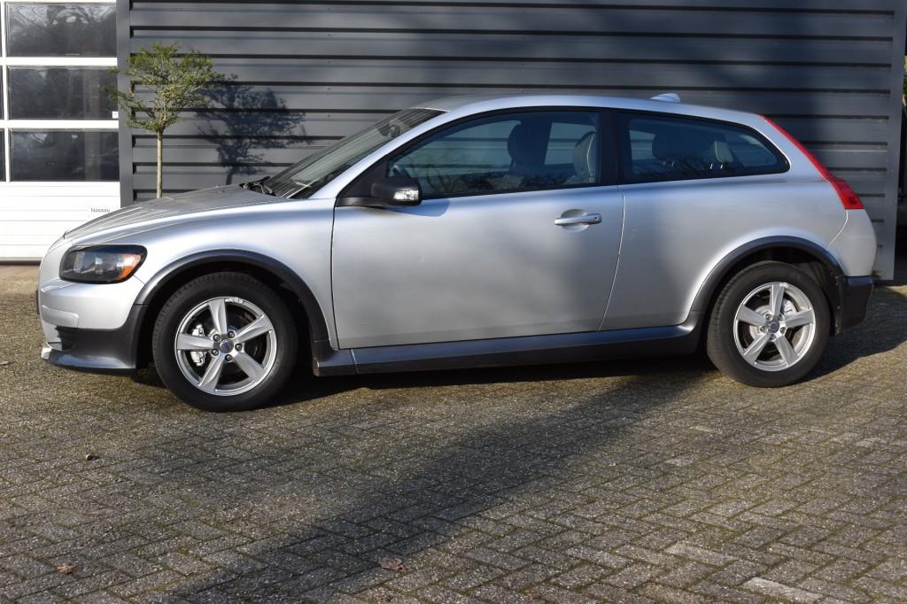 Volvo C30 VOLVO C30 1.6D KINETIC!!! 3894 EURO!!!, Voorwielaandrijving, Gebruikt, 4 stoelen, Origineel Nederlands
