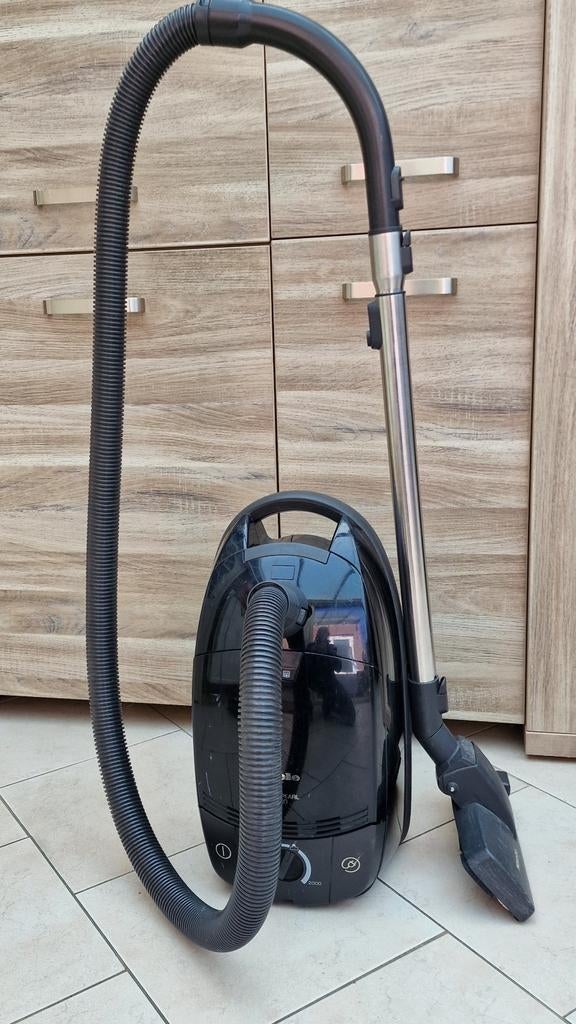 Miele Black pearl 2000 stofzuiger , lezen, Ophalen of Verzenden, Gebruikt, 2000 watt of meer
