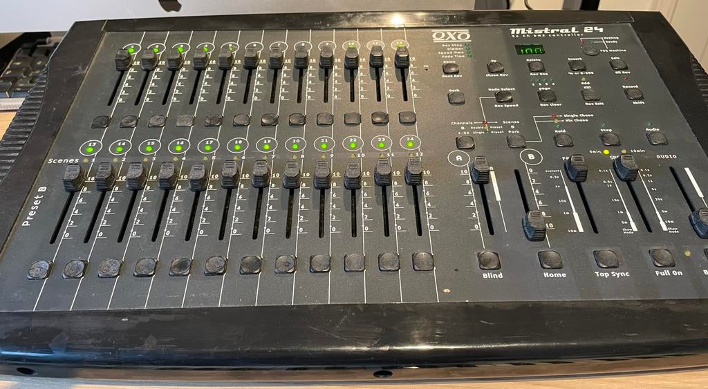 Oxo Mistral 24 Dmx Mengpaneel, Ophalen, Gebruikt, Overige typen, Geluidgestuurd