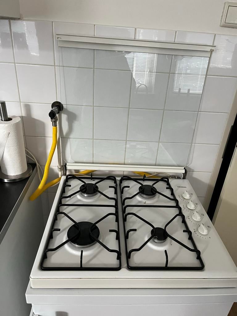 Siemens gasfornuis wit, Witgoed en Apparatuur, Ophalen, 4 kookzones, Zo goed als nieuw, Gas