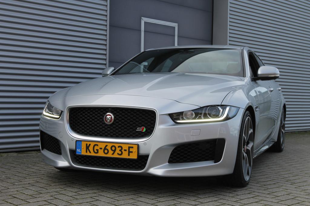 Jaguar XE 3.0 S I 340 PK I Aut. I Leder I Navi (bj 2015), Automaat, Gebruikt, Euro 6, 2995 cc
