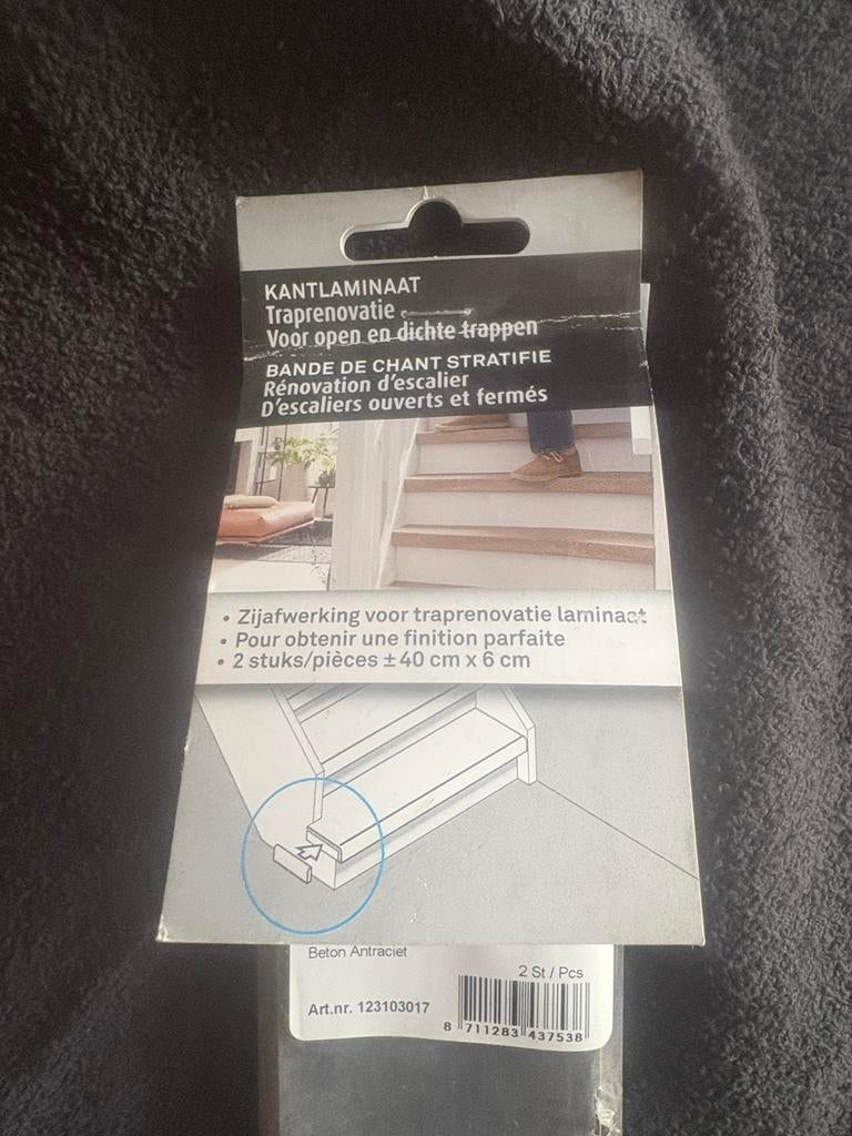 Kantlaminaat Beton Antraciet voor traptreden, Doe-het-zelf en Verbouw, Ladders en Trappen, Ophalen of Verzenden, Zo goed als nieuw