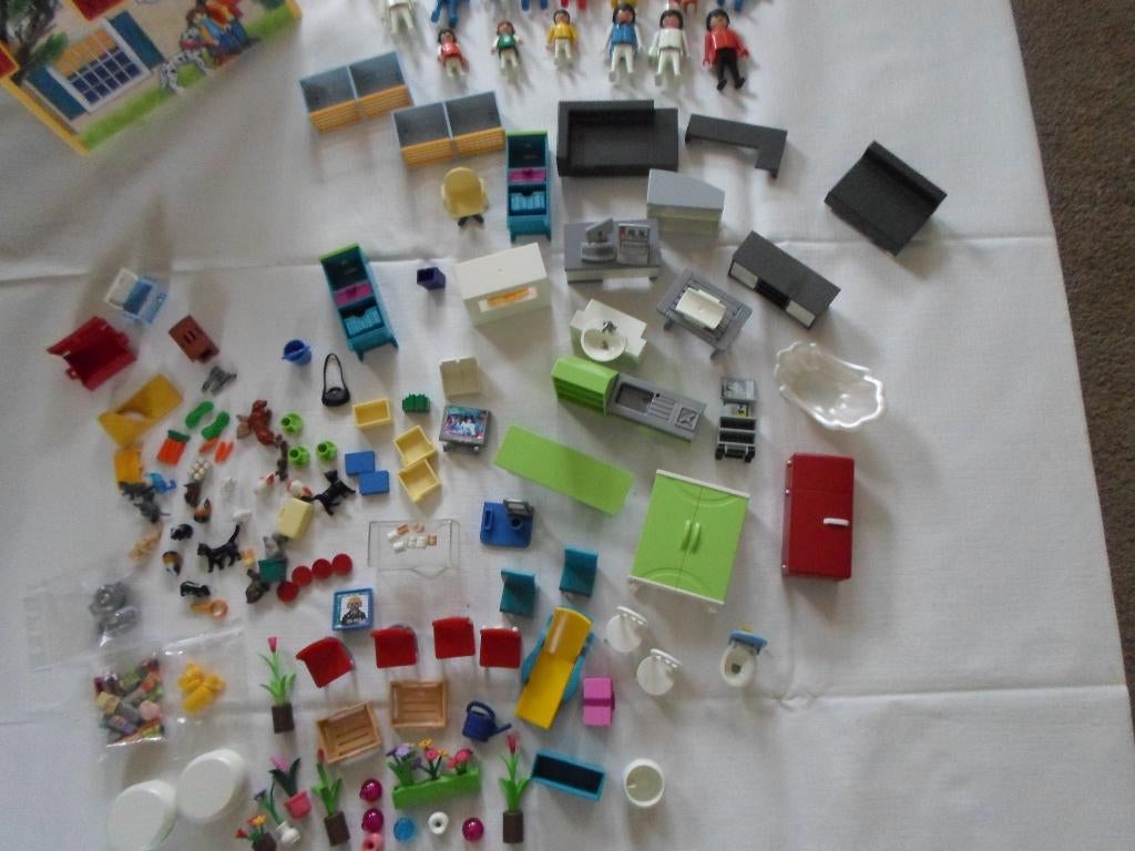 Poppenhuis   meubeltjes., Ophalen of Verzenden, Zo goed als nieuw, Decoratie