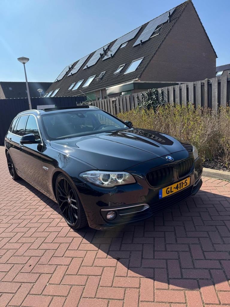 BMW 5.25D Xdrive touring zwart, Automaat, Zwart, 4 cilinders, Zwart