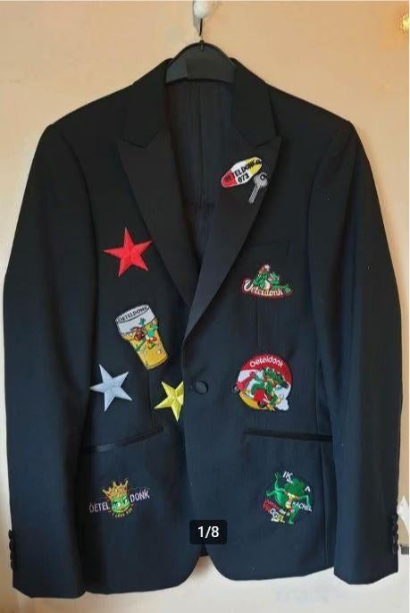 Leuk zwart OETELDONK/DEN BOSCH jas met emblemen (31) (1), Kleding | Heren, Carnavalskleding en Feestkleding, Ophalen, Carnaval