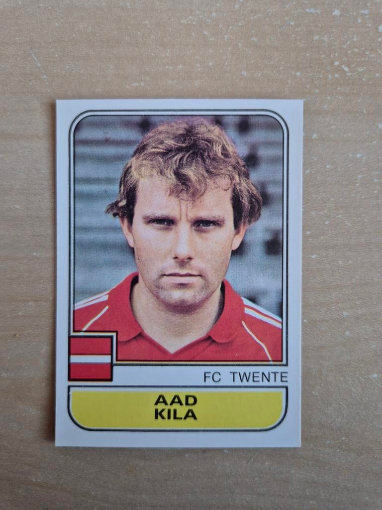 Panini Voetbal 82 Aad Kila FC Twente, Ophalen of Verzenden, Zo goed als nieuw, F.C. Twente, Poster, Plaatje of Sticker