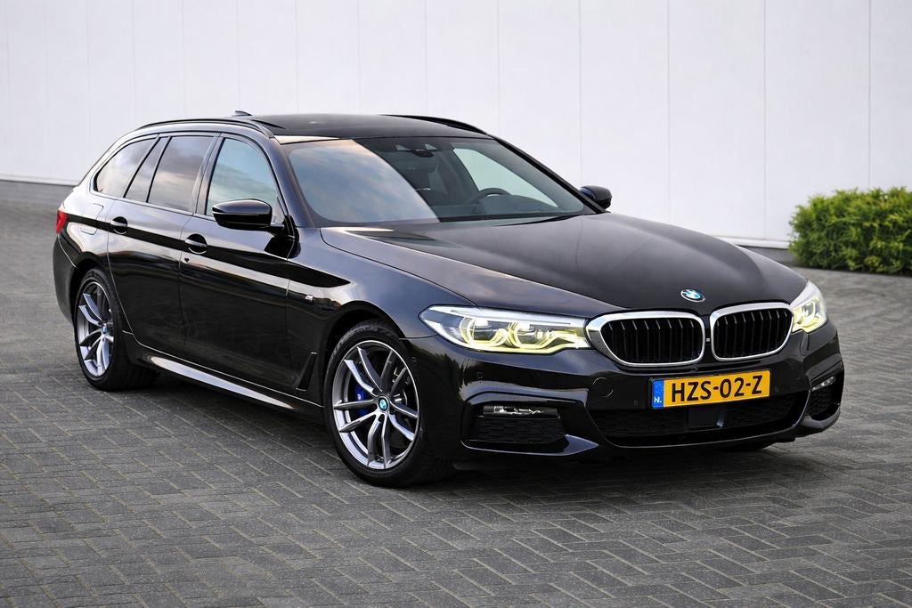 BMW 540i G31 5 serie 340pk H&K / pano / VOL!. 2018 Zwart, Auto's, Automaat, 2000 kg, USB, Stationwagon