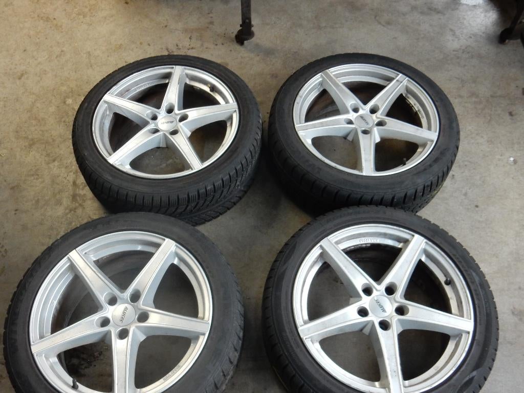 (Winterset) Peugeot RCZ 235/45/18, Auto-onderdelen, Banden en Velgen, Ophalen, 18 inch, Gebruikt, Banden en Velgen