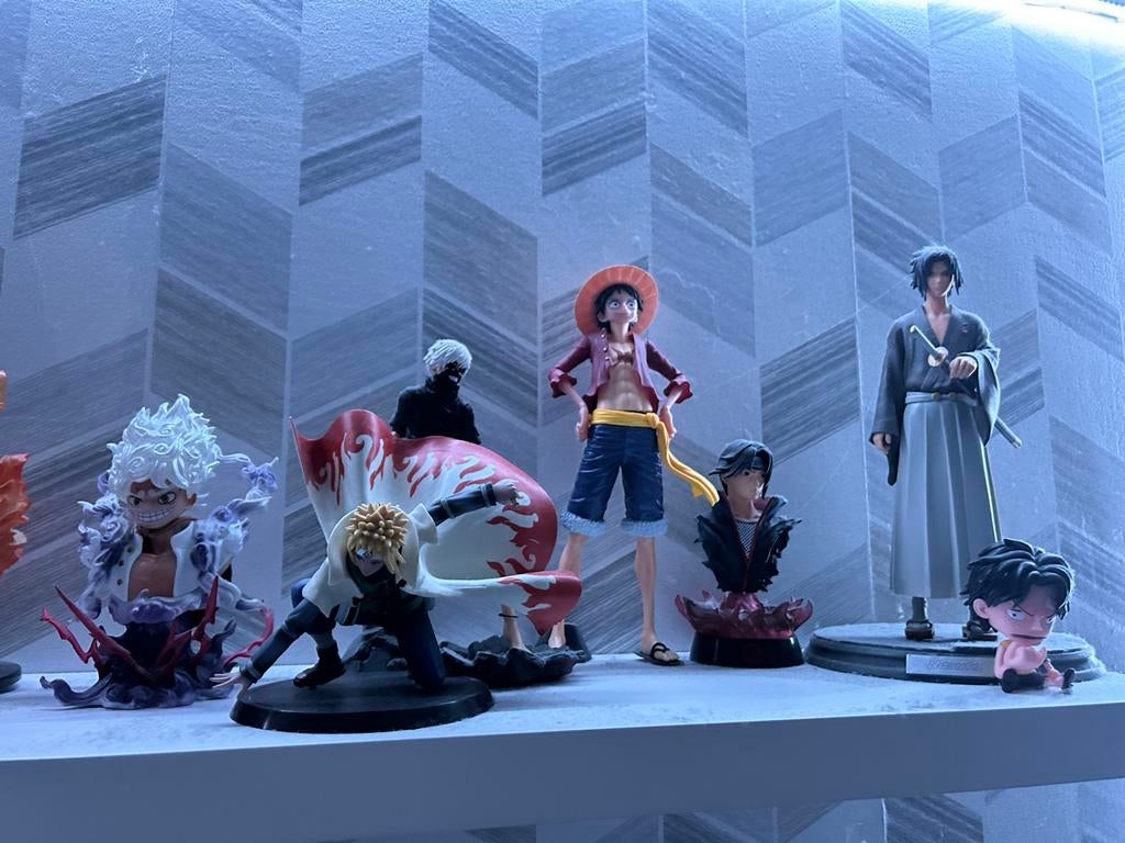 Diverse anime Figuren, Ophalen, Zo goed als nieuw