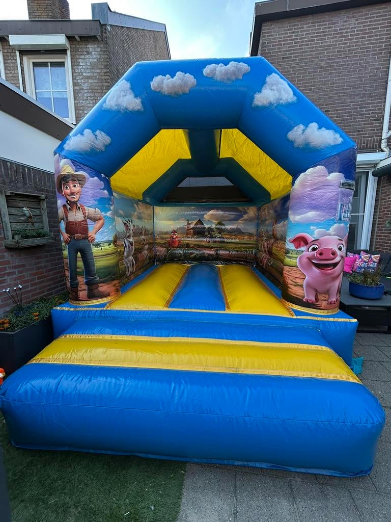 Springkussen Boerderij Tilburg, Gilze rijen, Oisterwijk, Hobby en Vrije tijd, Feestartikelen | Verhuur, Ophalen, Zo goed als nieuw