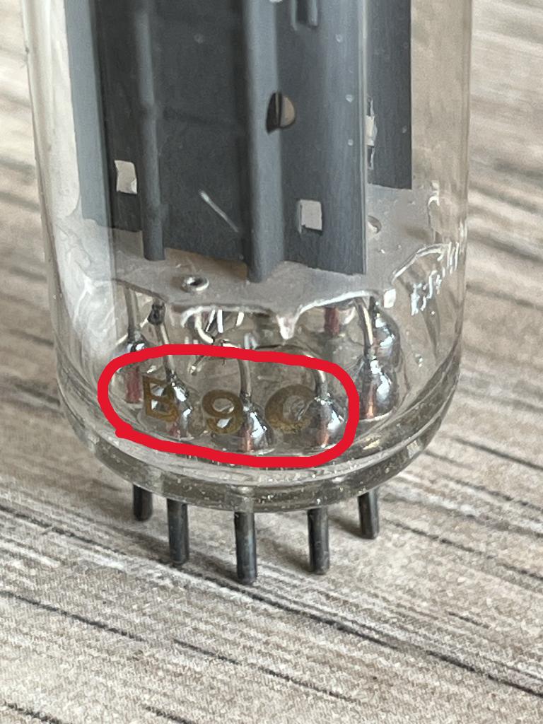 Mullard Blackburn 12AX7/ECC83, pre F91 long plate, NOS, Audio, Tv en Foto, Buizenversterkers, Ophalen, Buis of Buizen