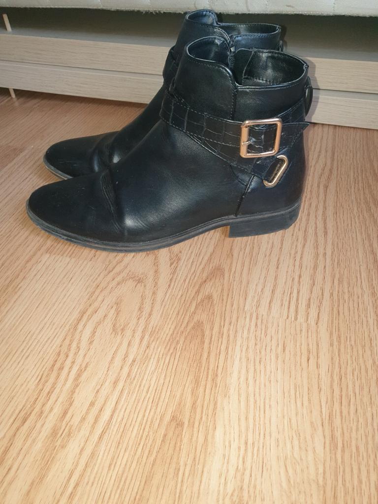 Anna field enkellaarsjes met goud accent, Ophalen of Verzenden, Zo goed als nieuw, Zwart