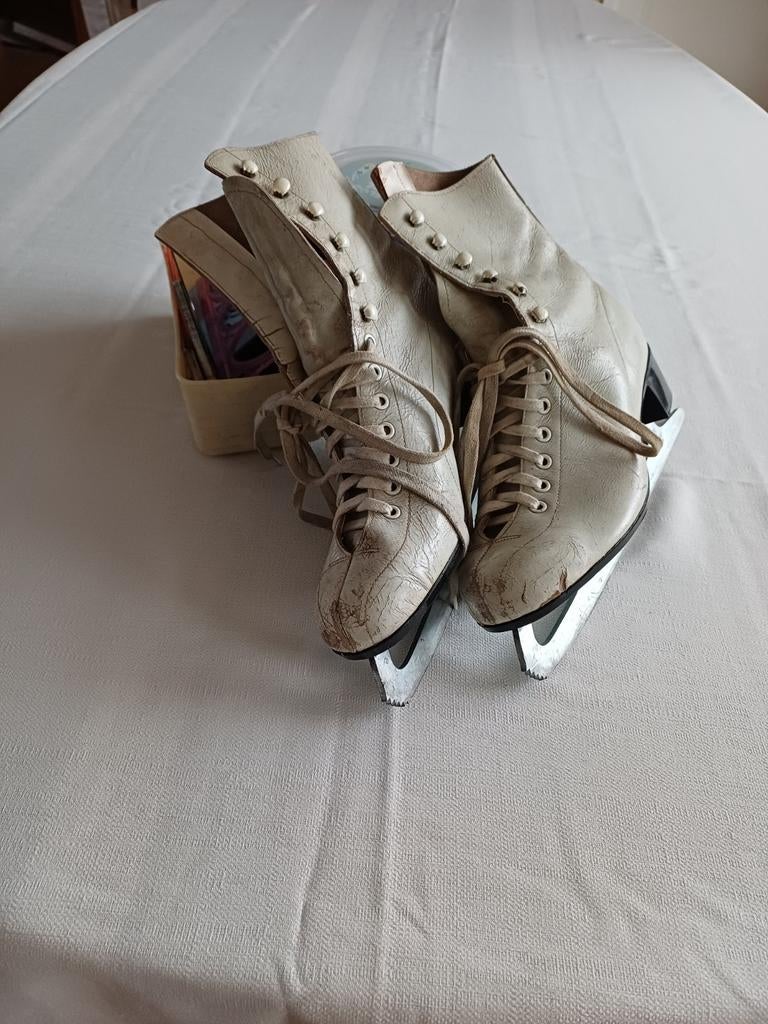 Hudora kunstschaatsen maat 40, Ophalen of Verzenden, Zo goed als nieuw, Wit, Sneakers of Gympen