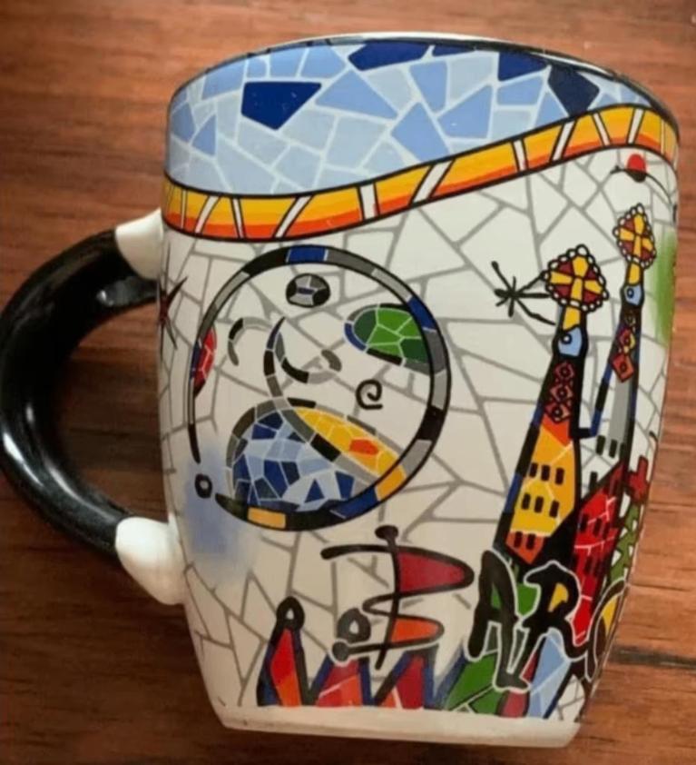 2x espressokopje, klein koffie kopje Barcelona, Gaudi, Ophalen of Verzenden, Zo goed als nieuw, Overige stijlen, Kop(pen) en/of Schotel(s)