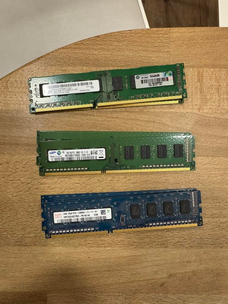 PC3 10600 2 GB Ram geheugenmodules, Ophalen of Verzenden, Zo goed als nieuw, DDR3, Desktop