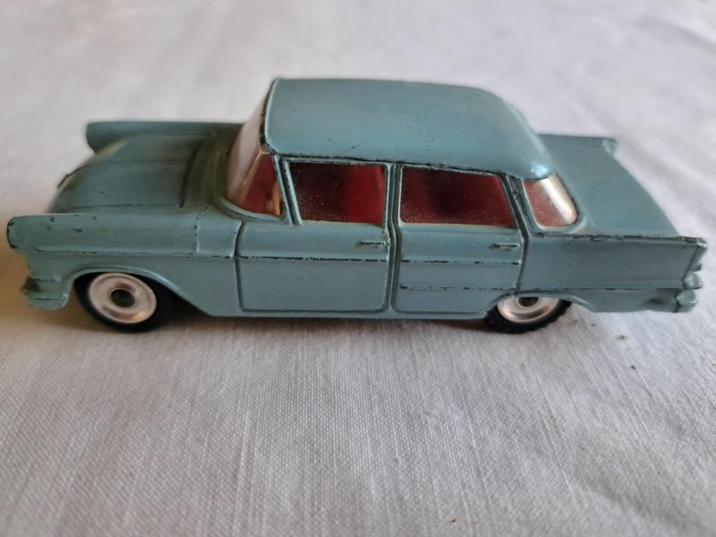 Dinky toys Opel Kapitan, Hobby en Vrije tijd, Modelauto's | 1:43, Ophalen of Verzenden, Zo goed als nieuw, Auto, Dinky Toys