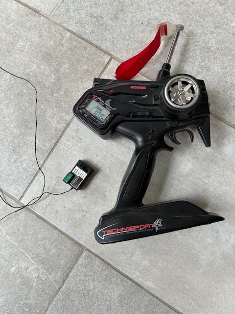 rc zender, Hobby en Vrije tijd, Modelbouw | Radiografisch | Auto's, Ophalen of Verzenden, Gebruikt, Overige schalen, Onderdeel