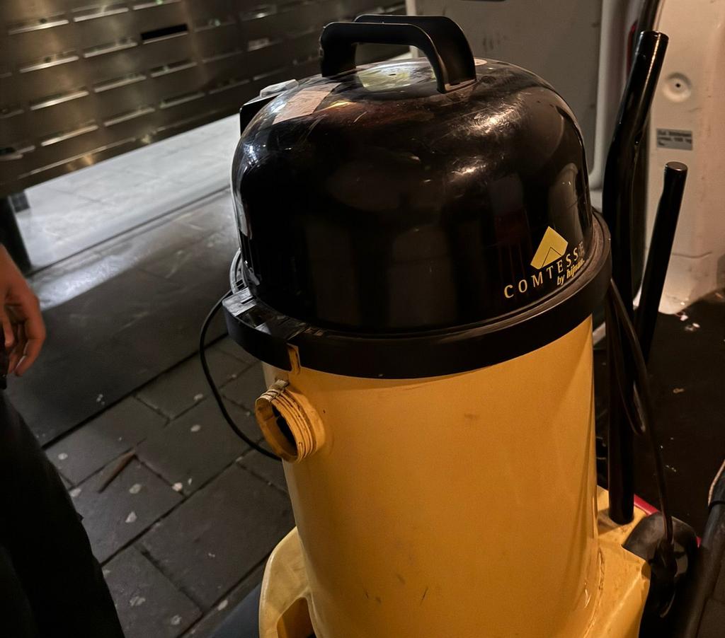 Waterzuiger Comtesse (Neumatic WV 470-2), Ophalen, Gebruikt, Waterstofzuiger