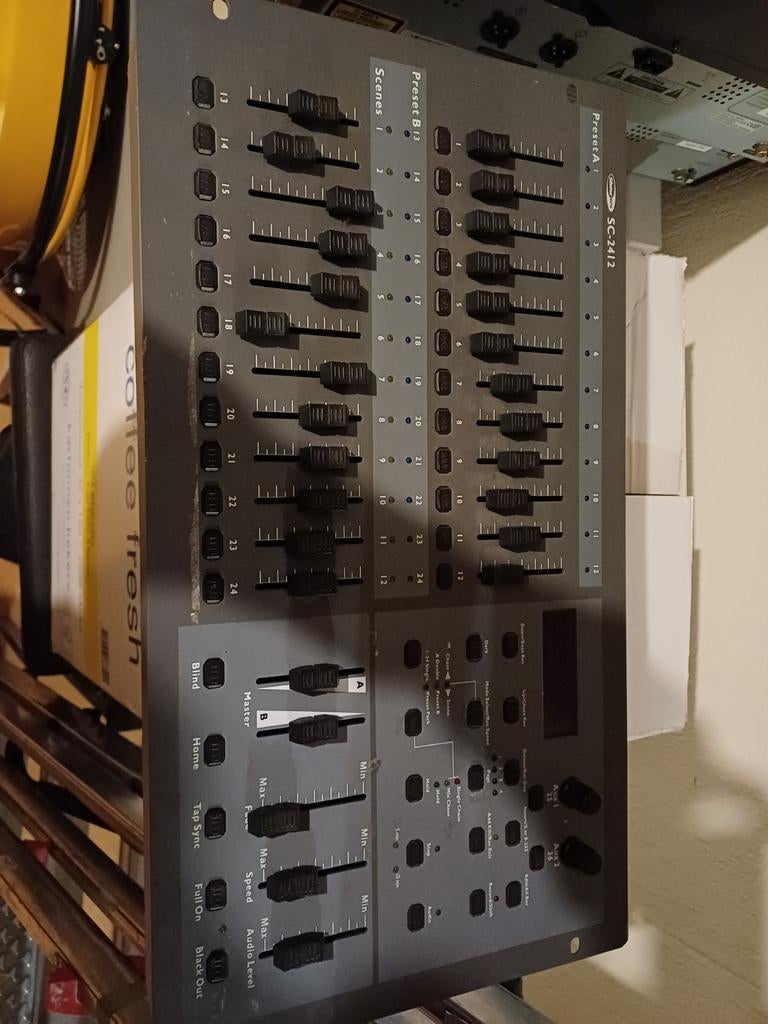 Show tec mengpaneel zonder stekkers, Ophalen