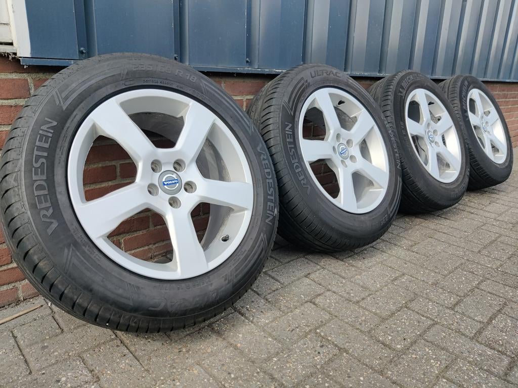 18 inch Originele Volvo XC60 "Cratus" Zomerset, Ophalen, Gebruikt, Banden en Velgen, 235 mm