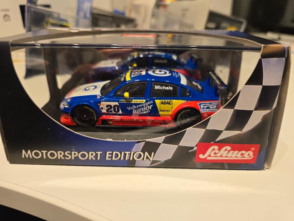 V8star 2002 1ste choice racing 1/43, Ophalen of Verzenden, Zo goed als nieuw, Auto, Schuco