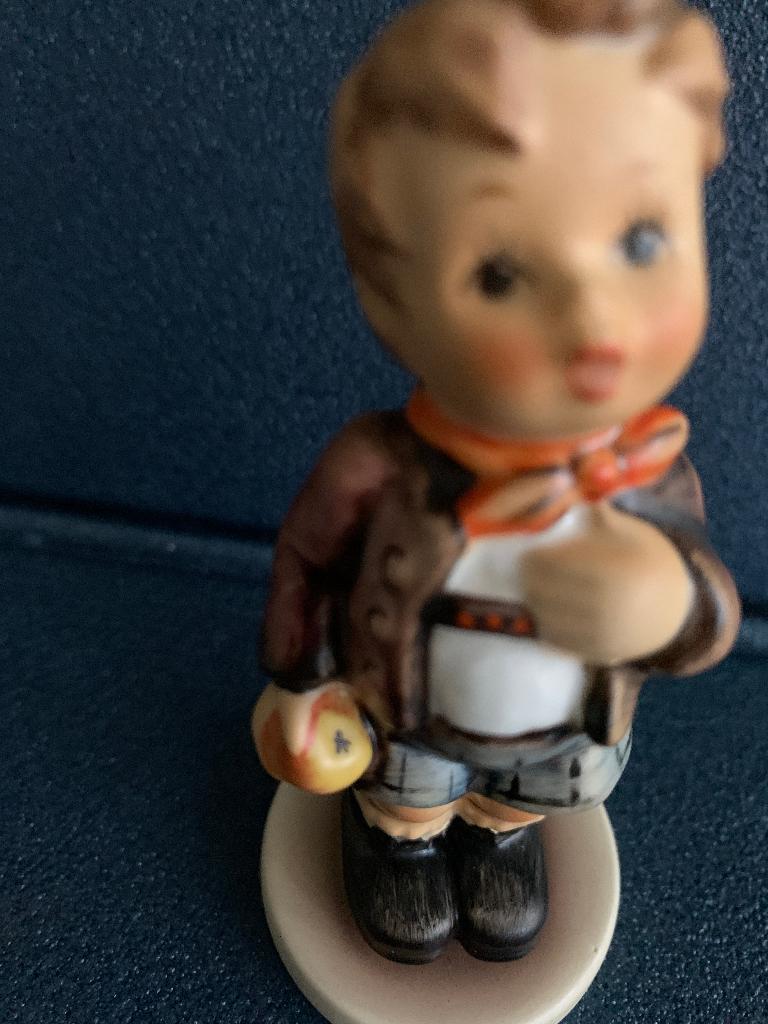 Origineel Porseleinen Hummel beeldje Frechdachs  nr554, Ophalen of Verzenden, Zo goed als nieuw, Hummel