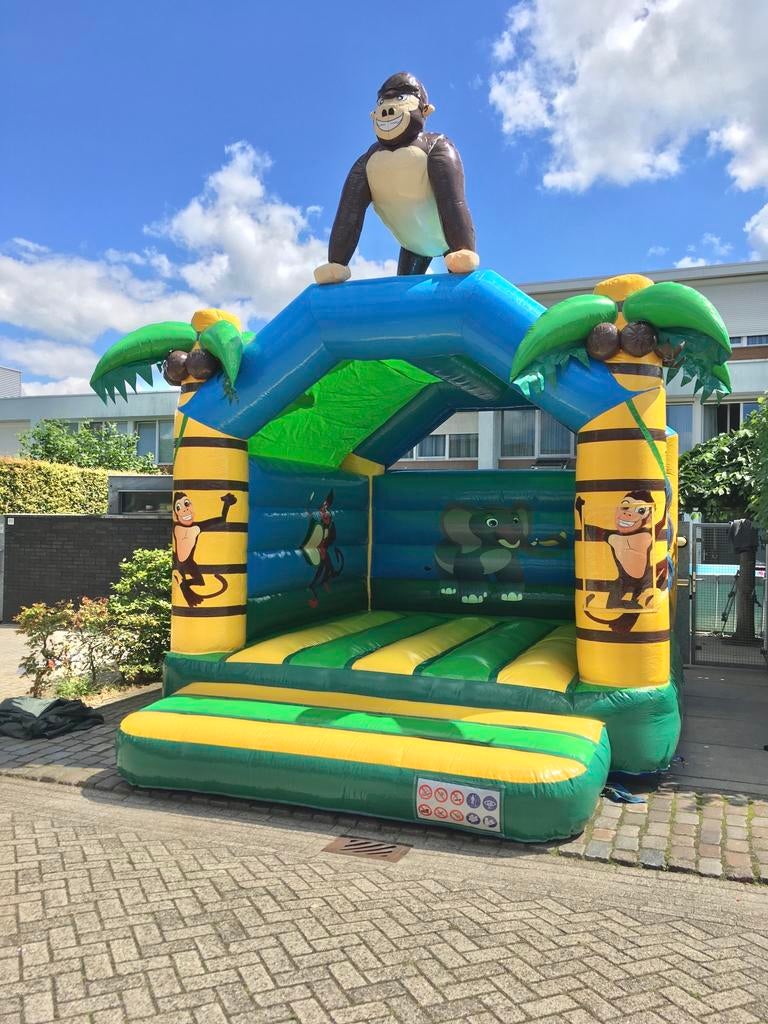 Supercool Springkussen Jungle te huur! 4 x 5 m2! Met dakje !, Hobby en Vrije tijd, Feestartikelen | Verhuur, Ophalen of Verzenden