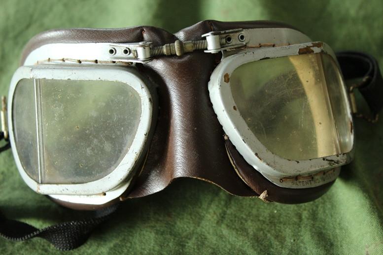 Stadium England motorbril jaren 40 ? of vliegtuig bril ?, Ophalen of Verzenden, Gebruikt, Motoren