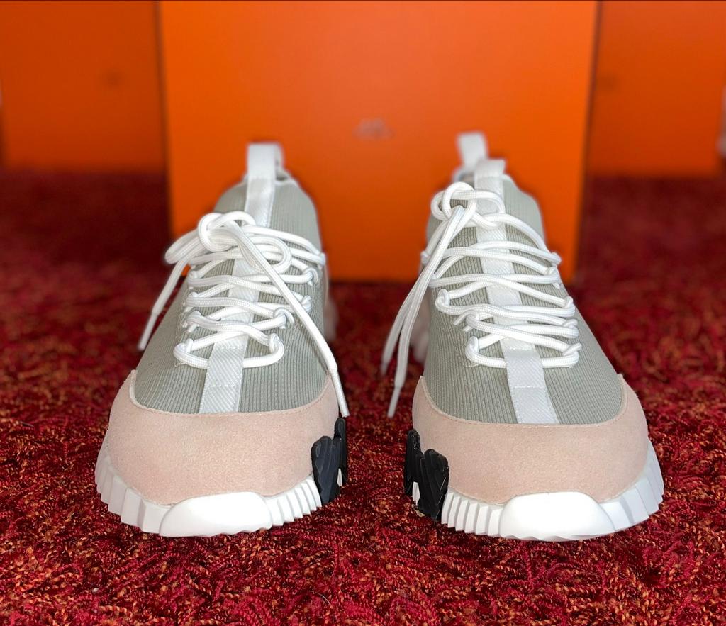 Hermes Slip-on Schoenen - Stoer & Luxe!, Ophalen of Verzenden, Nieuw, Beige, Sneakers of Gympen