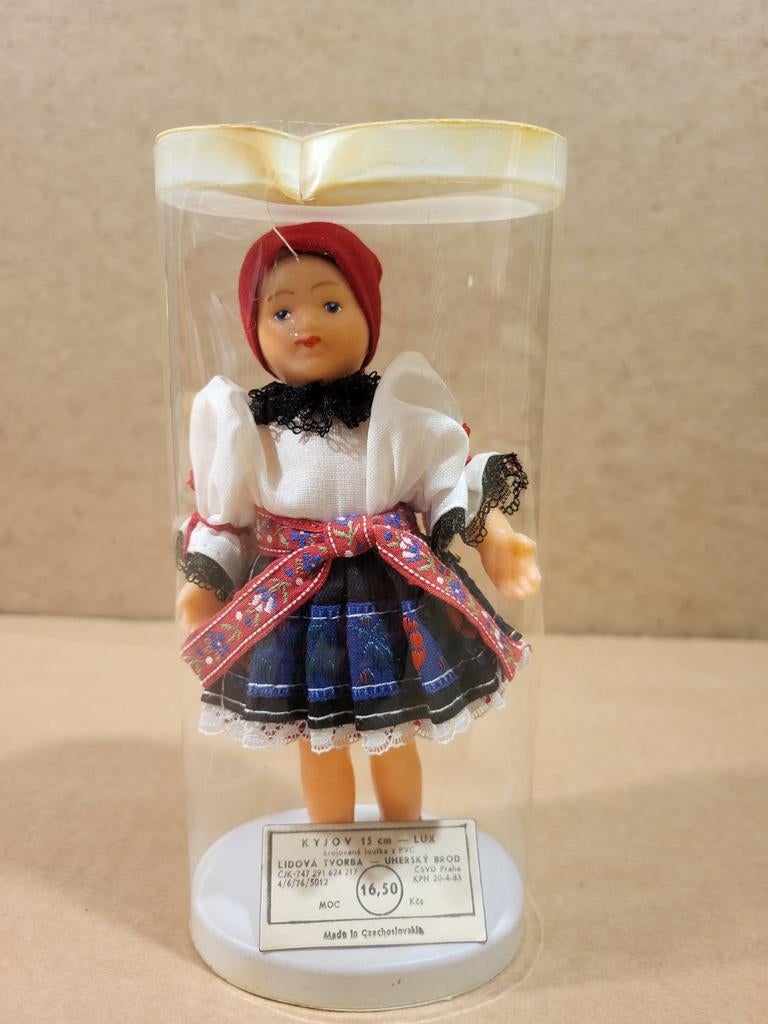 Vintage Kyjov 15cm-Lux Klederdrachtpop Tsjechoslowakije, Ophalen of Verzenden, Gebruikt, Pop