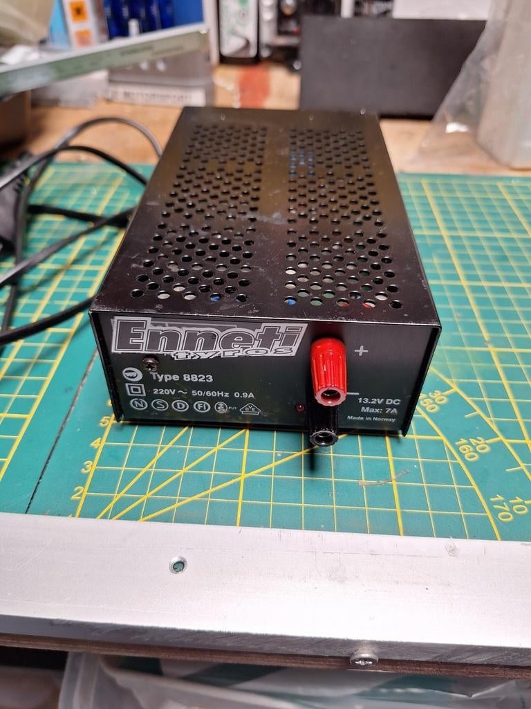 Voeding voor bijvoorbeeld bandenwarmers., Ophalen of Verzenden, Zo goed als nieuw, Groter dan 1:32