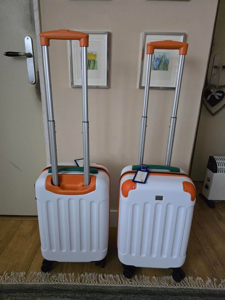 Postcode loterij koffer, handbagage 25€  per stuk, Sieraden, Tassen en Uiterlijk, Koffers, Ophalen, Wieltjes, Hard kunststof, Nieuw