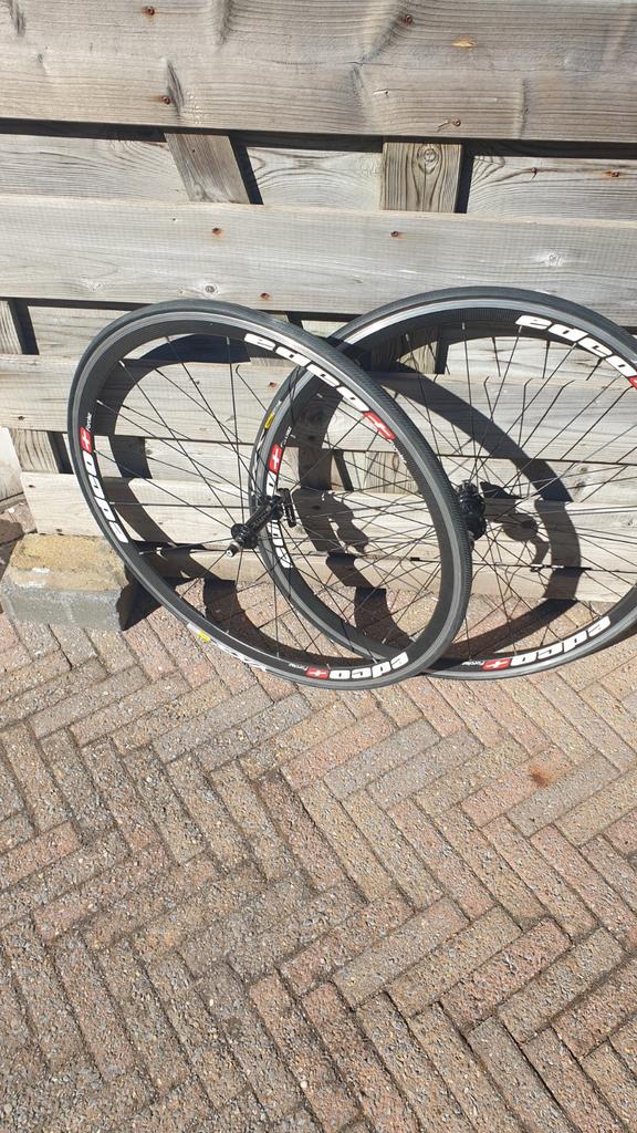 2 carbon race wielen EDCO.Made in Zwitserland,.menu, Fietsen en Brommers, Ophalen of Verzenden, Carbon